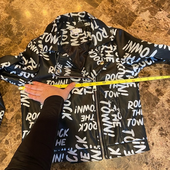 Descendants D-Signed Disney Faux Leather Rock The Town Black Moto Jacket Large - Picture 11 of 13